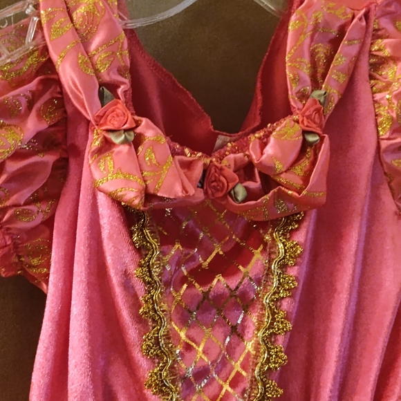 Dress - Picture 6 of 6